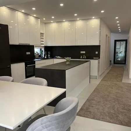 Mensur Luxury