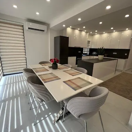 Mensur Luxury