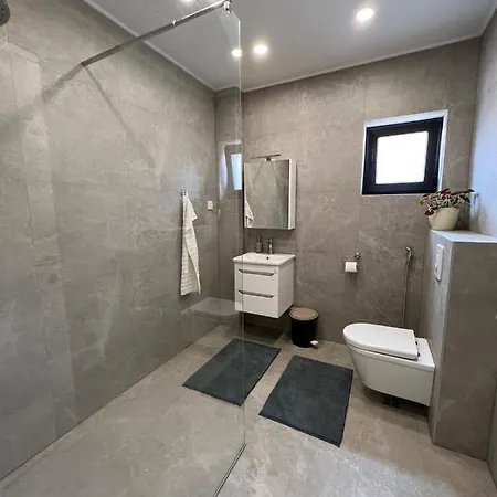 Mensur Luxury *